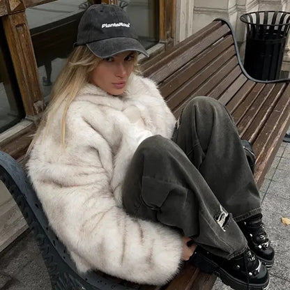 Women's Long Plush Faux Fur Coat – Warm & Stylish Winter Wear